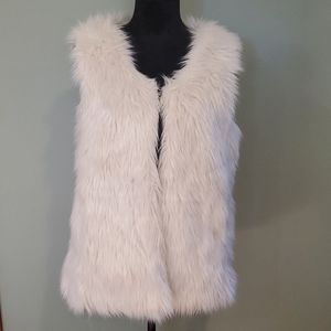Xhilaration faux fur vest